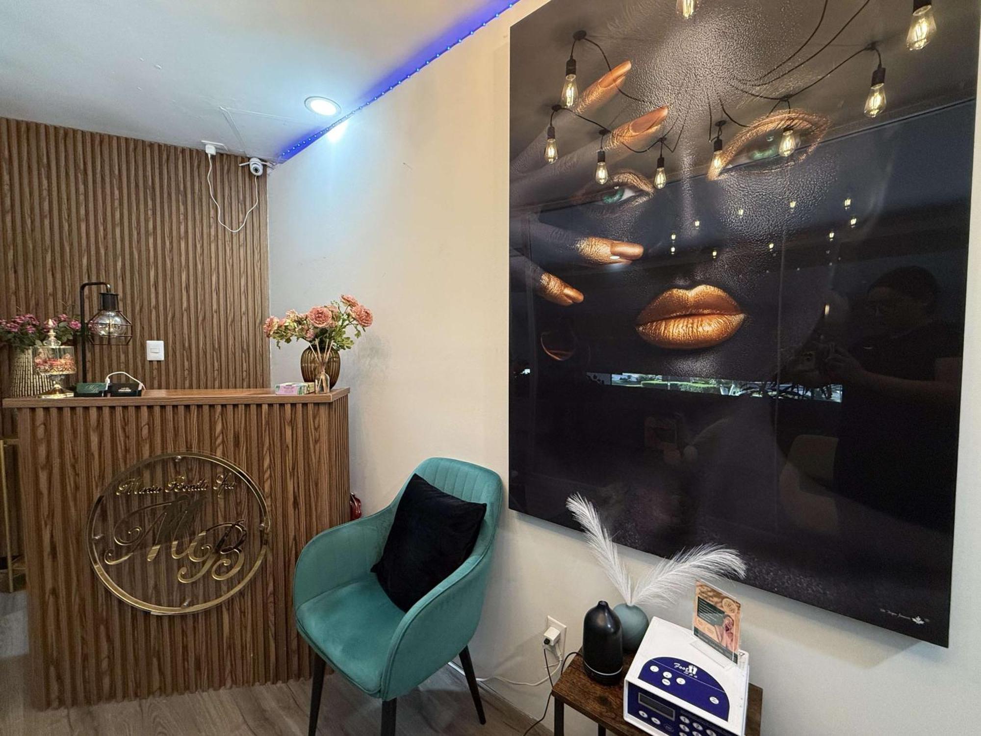 Grand Cantalagua Hotel Morelia, BW Signature Collection Exterior foto The interior of a medical spa in the UK