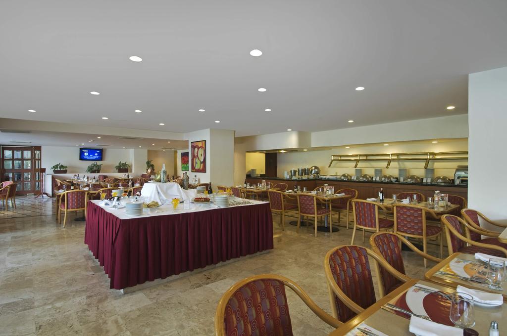 Grand Cantalagua Hotel Morelia, BW Signature Collection Restaurante foto The restaurant